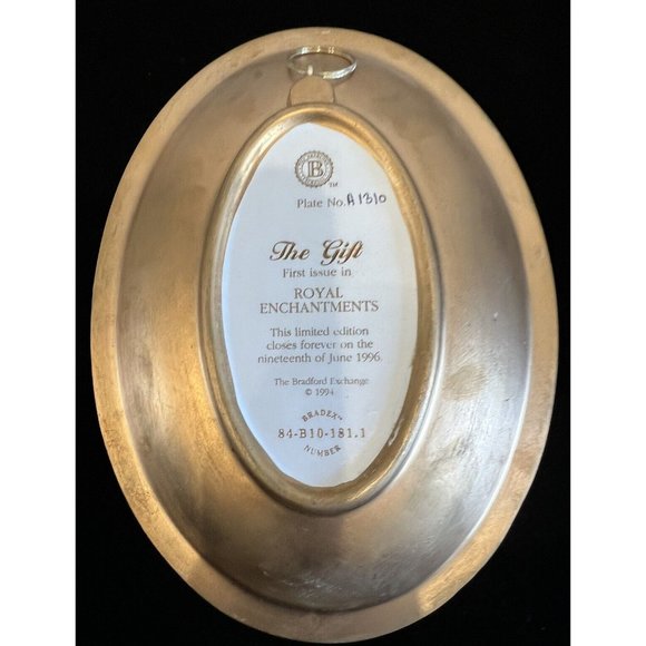 Bradford THE GIFT Swan Heart Lovers Royal Enchantments Egg 1st Issue Wall Hang - Picture 4 of 7